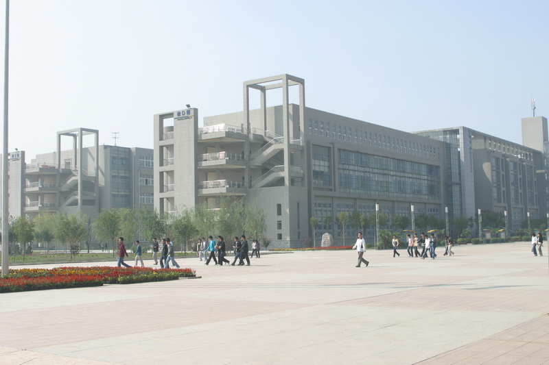 ������ҵ��ѧУ԰���14