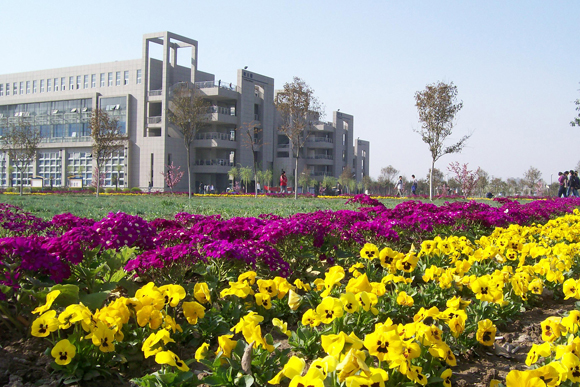 ������ҵ��ѧУ԰���2