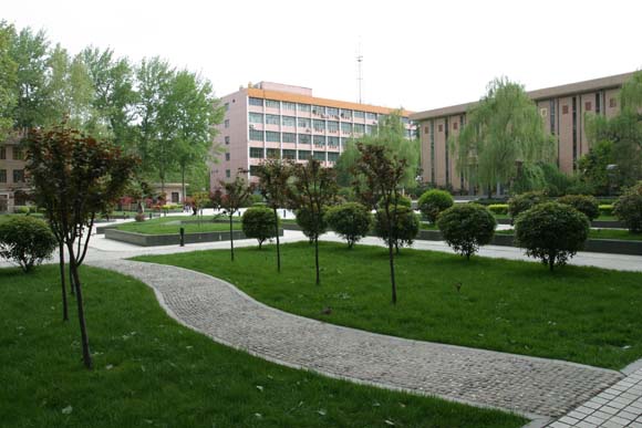 ������ҵ��ѧУ԰���4